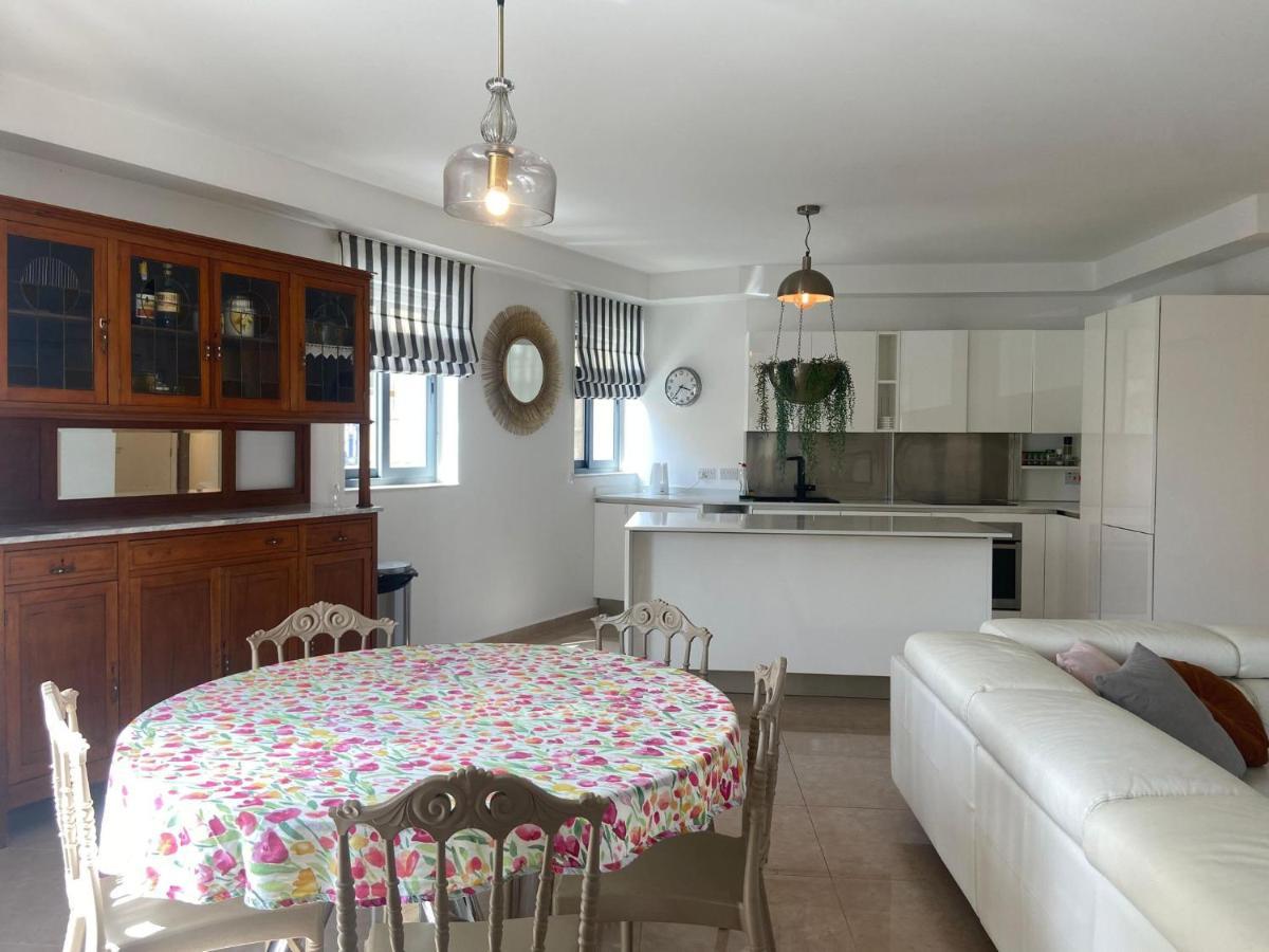 Cozy 2 Bedroom Apartment Near Seafront Gzira Eksteriør billede