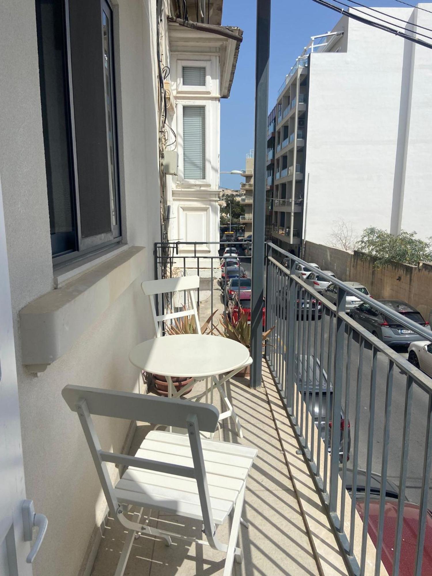 Cozy 2 Bedroom Apartment Near Seafront Gzira Eksteriør billede